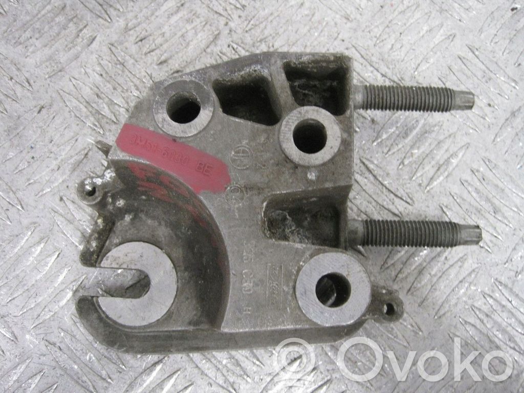 Volvo S40 Engine mount bracket 