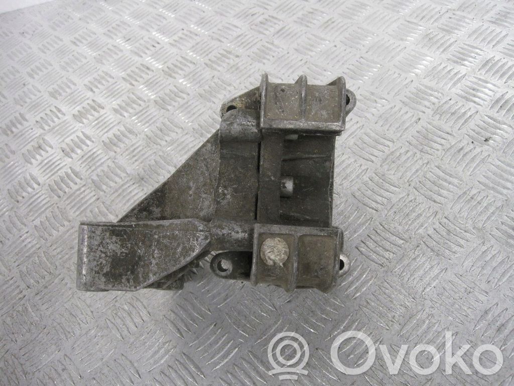 Opel Vectra B Engine mount bracket 
