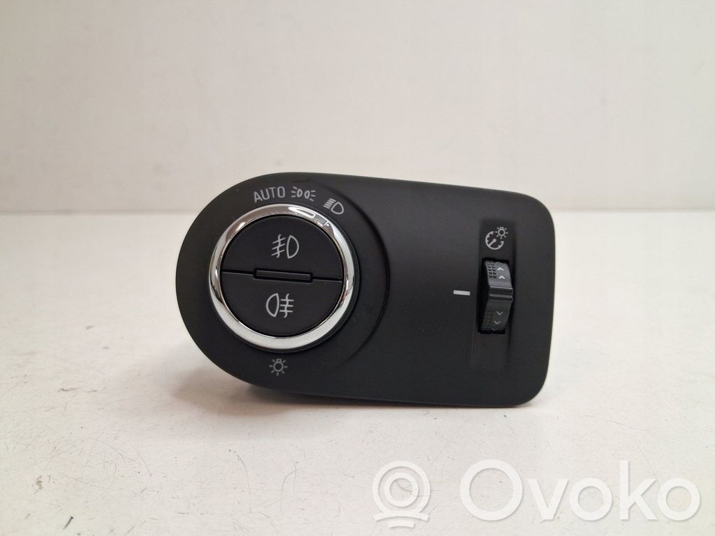 Opel Mokka Central console control unit 
