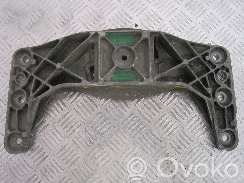 BMW 2 Active Tourer U06 Gearbox mounting bracket 