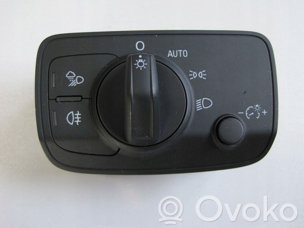 Audi A3 S3 A3 Sportback 8P Central console control unit 