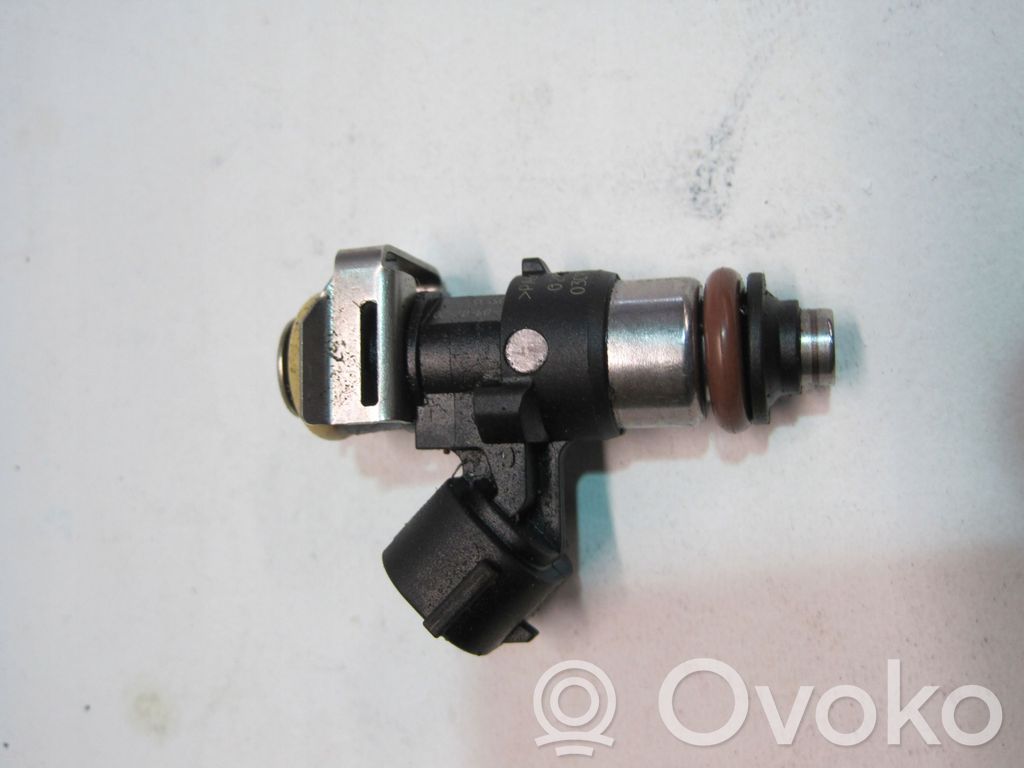 Skoda Rapid (120G, 130G, 135G) Inyector de combustible 