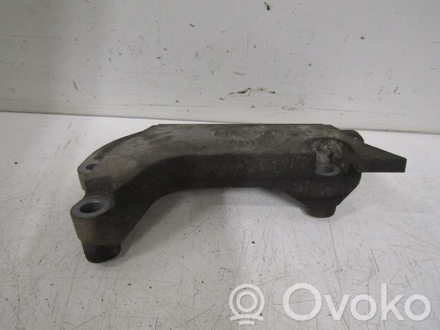 Engine mounting bracket   9156953