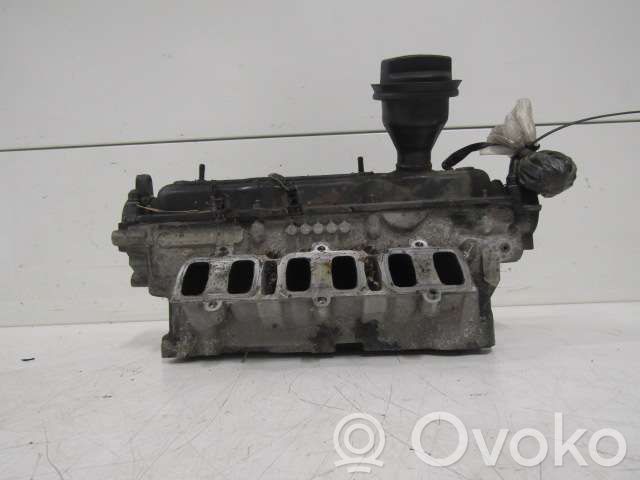 Volkswagen PASSAT B5 Chiulasă motor 