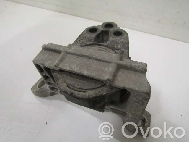 Engine mounting bracket   307396,2111961,161801449