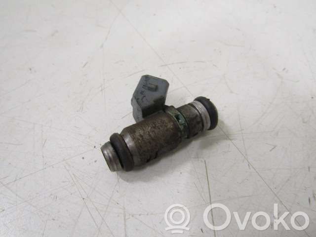 Volkswagen Caddy Inyector de combustible 