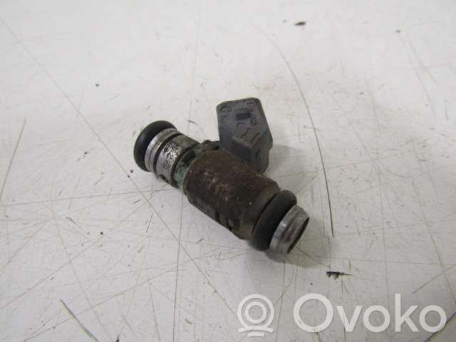 Volkswagen Caddy Inyector de combustible 