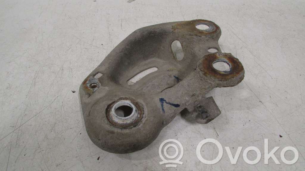 Volvo V70 Cits aizmugures šasijas elements 