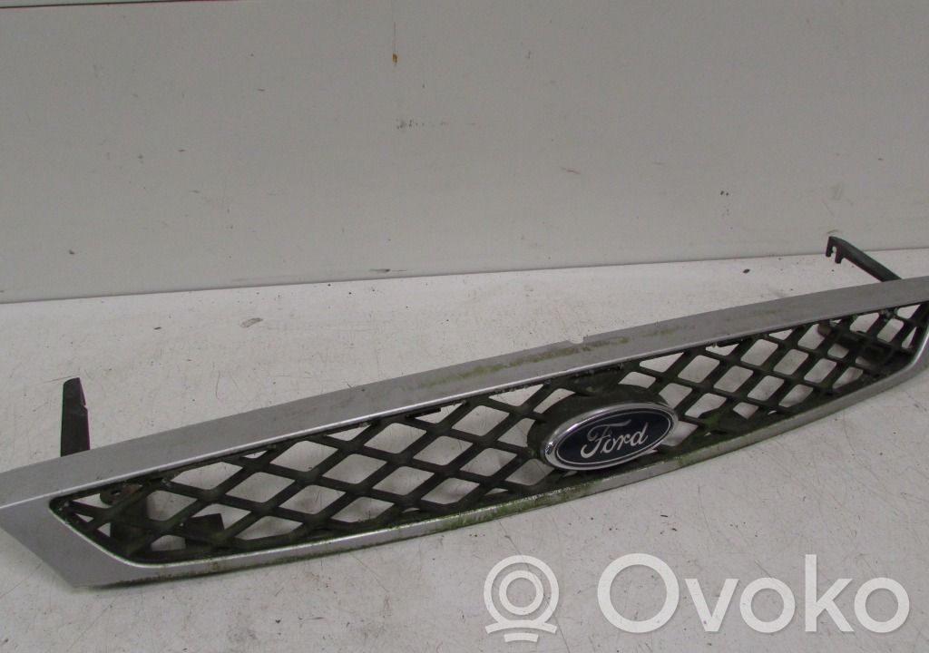 Ford Focus Etupuskurin alempi jäähdytinsäleikkö 