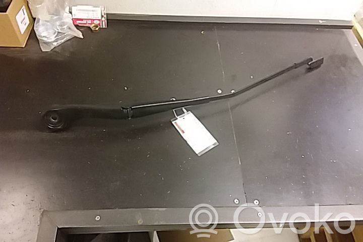 Front wiper blade arm   1893043