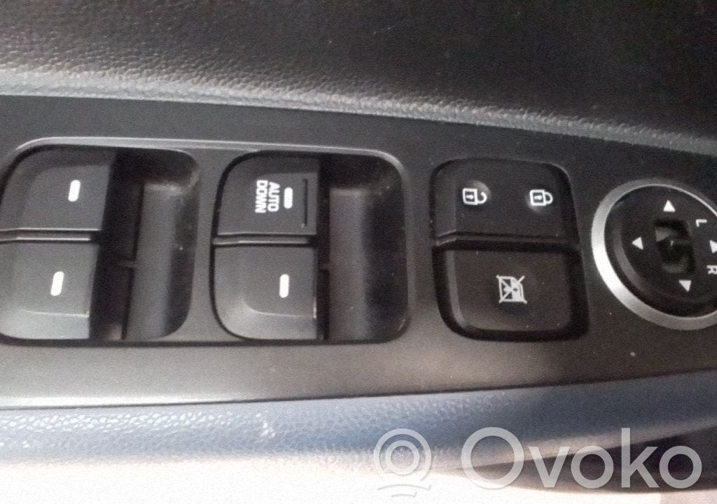 Hyundai i10 Electric window control switch 