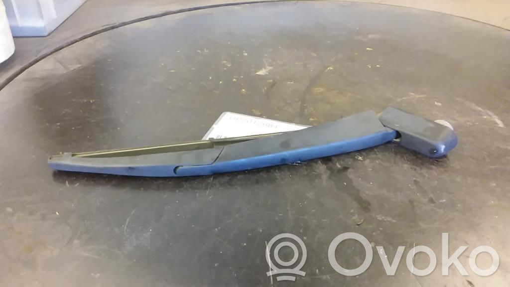 Front wiper blade arm