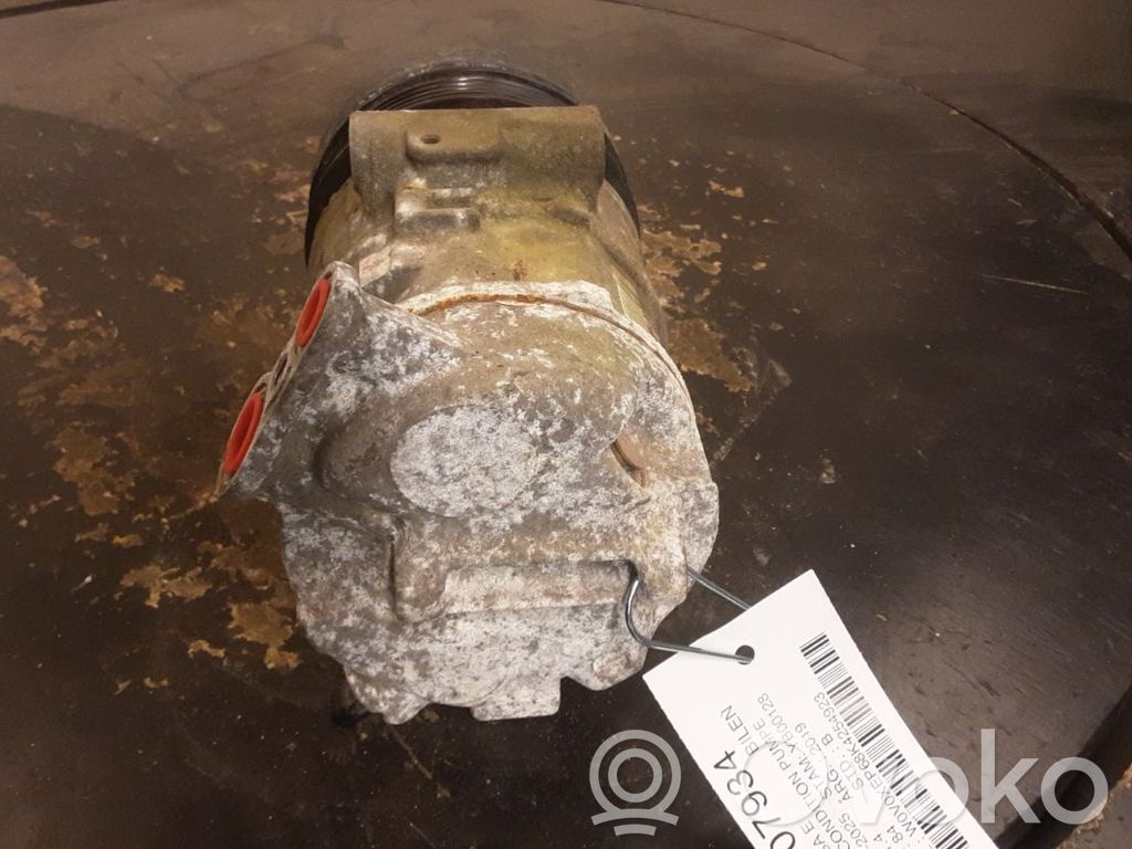 Ilmastointilaitteen kompressorin pumppu (A/C)   95518239,39006353,4472501970