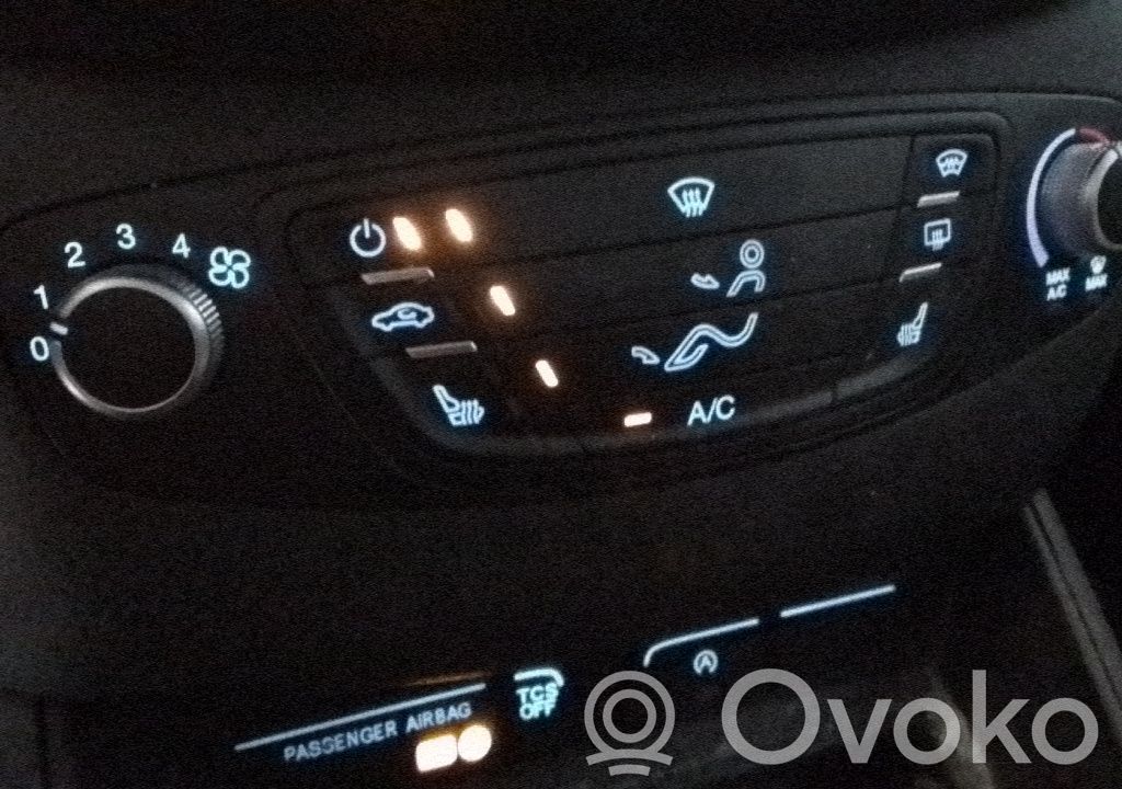 Climate control unit   2116817