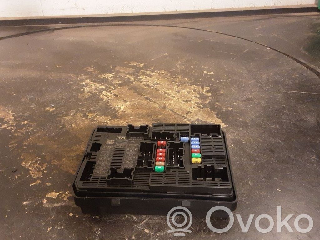 Renault Trafic III (X82) Comfort/convenience module 