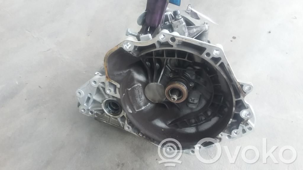 Opel Corsa E Cutie viteze manuală cu 5 trepte 