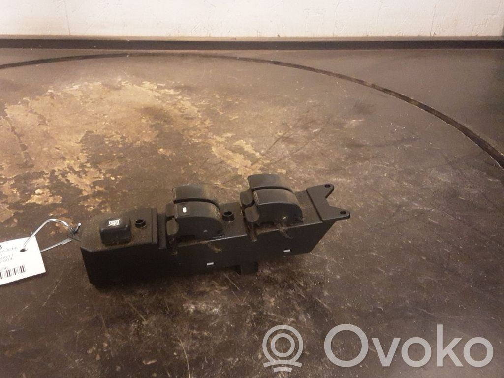 Electric window control switch   MR502231