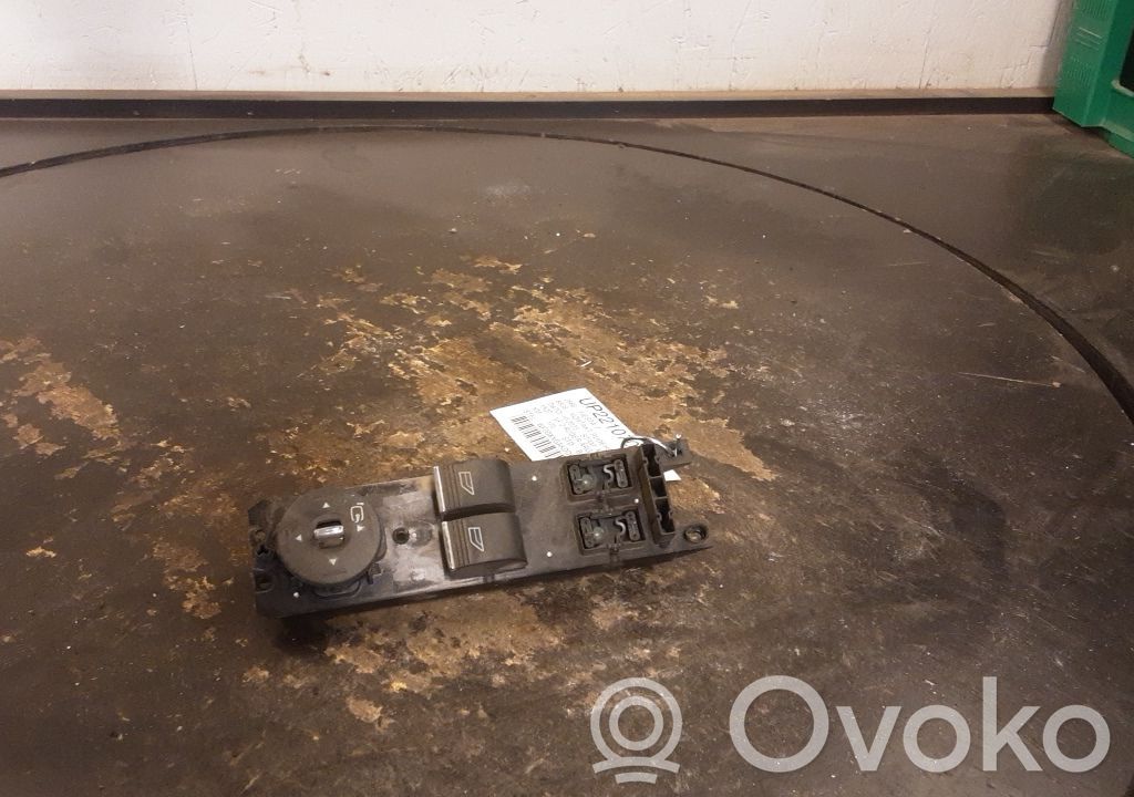 Interruptor del elevalunas eléctrico   1905958,C1BT14A132BA