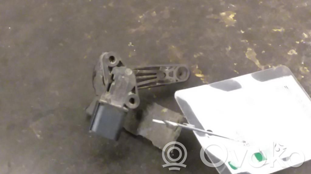 Volkswagen Polo VI Air suspension front height level sensor 