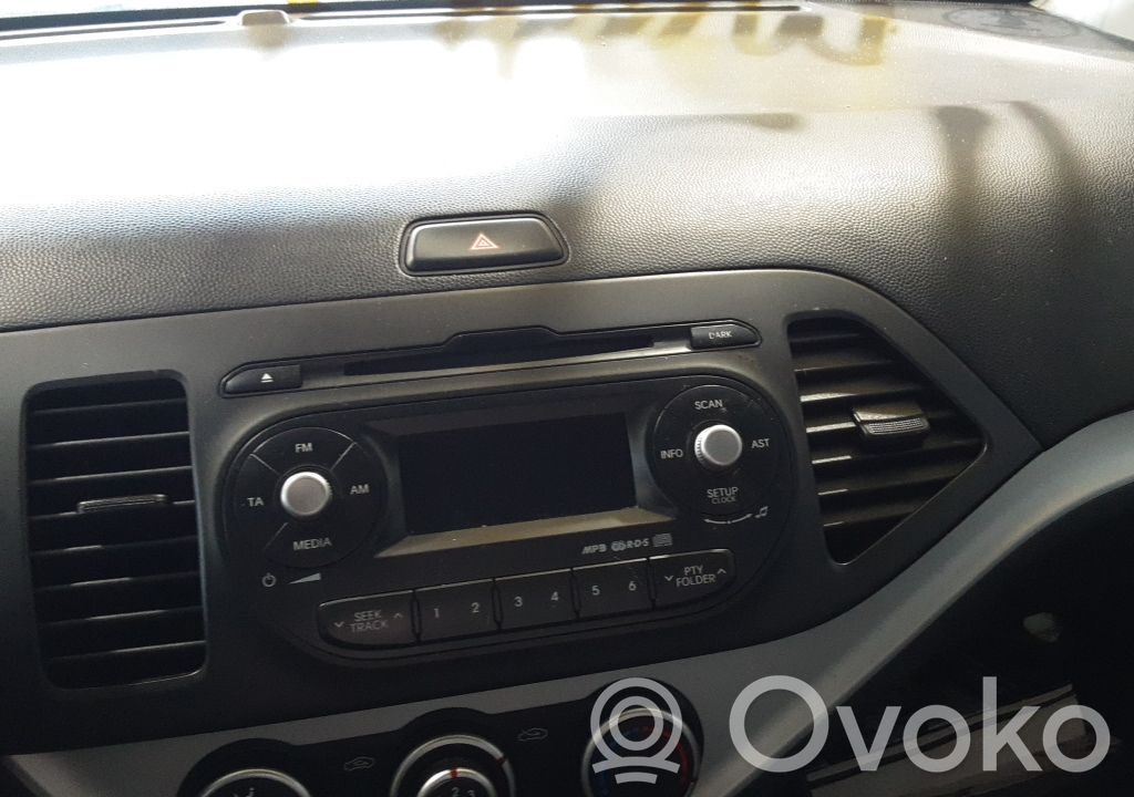 KIA Picanto Центральная воздушная решётка 