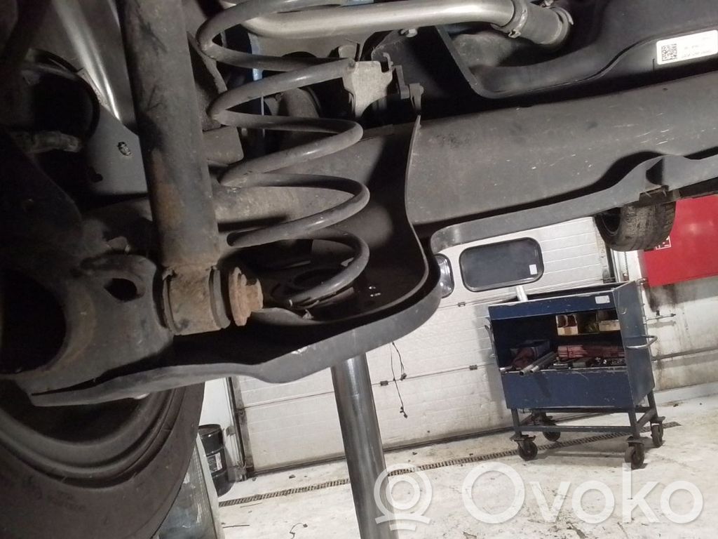 Aizmugurējais tilts   2540216