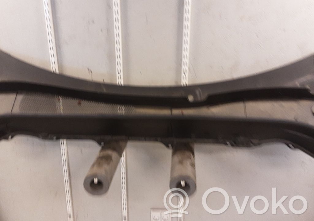 Wiper trim   31352746