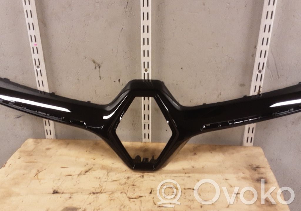 Renault Captur Front grill 