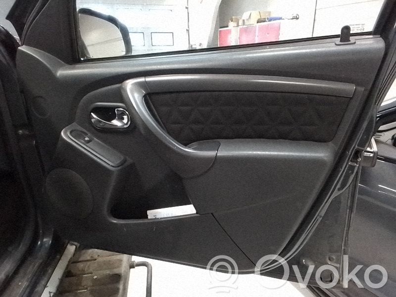 Apšuvums aizmugurējām durvīm   6001551502