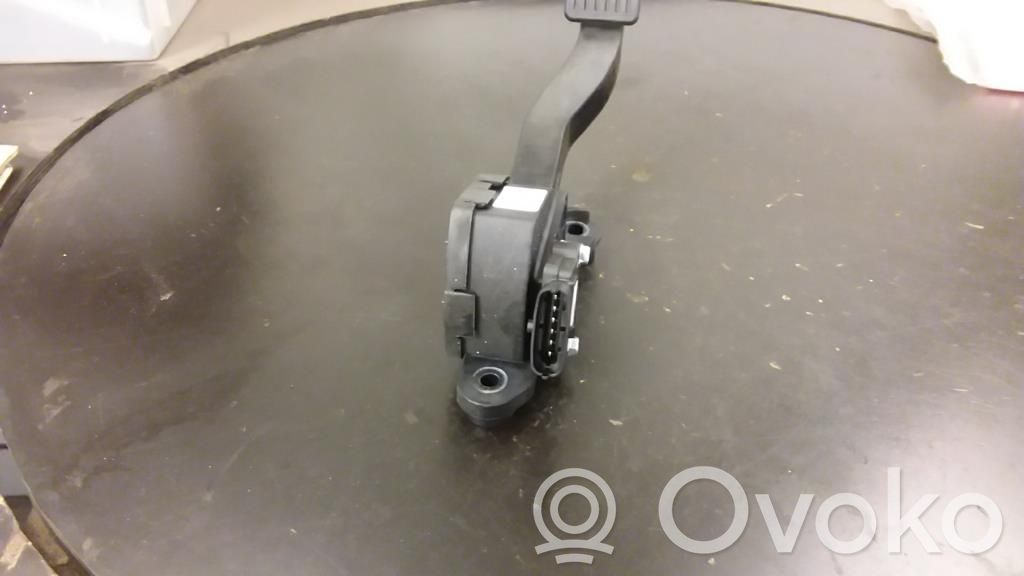 Akceleratoriaus pedalas   351904A700