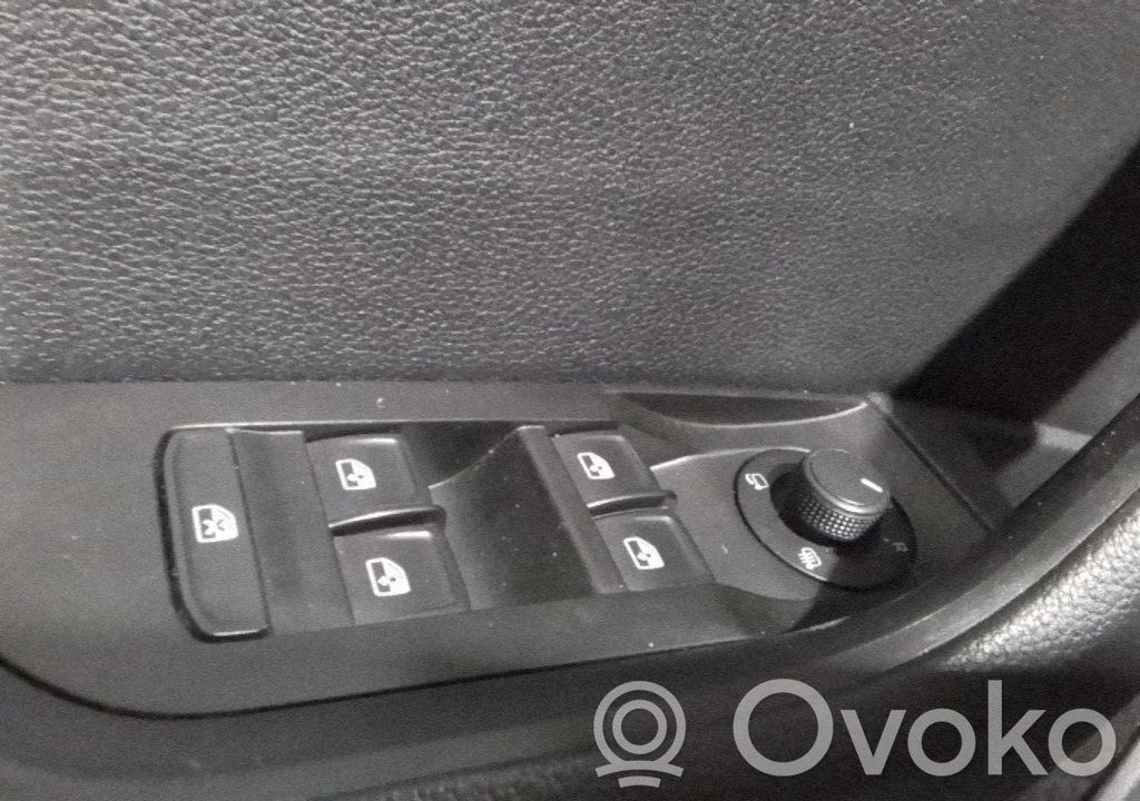 Skoda Superb B8 (3V) Przyciski szyb 