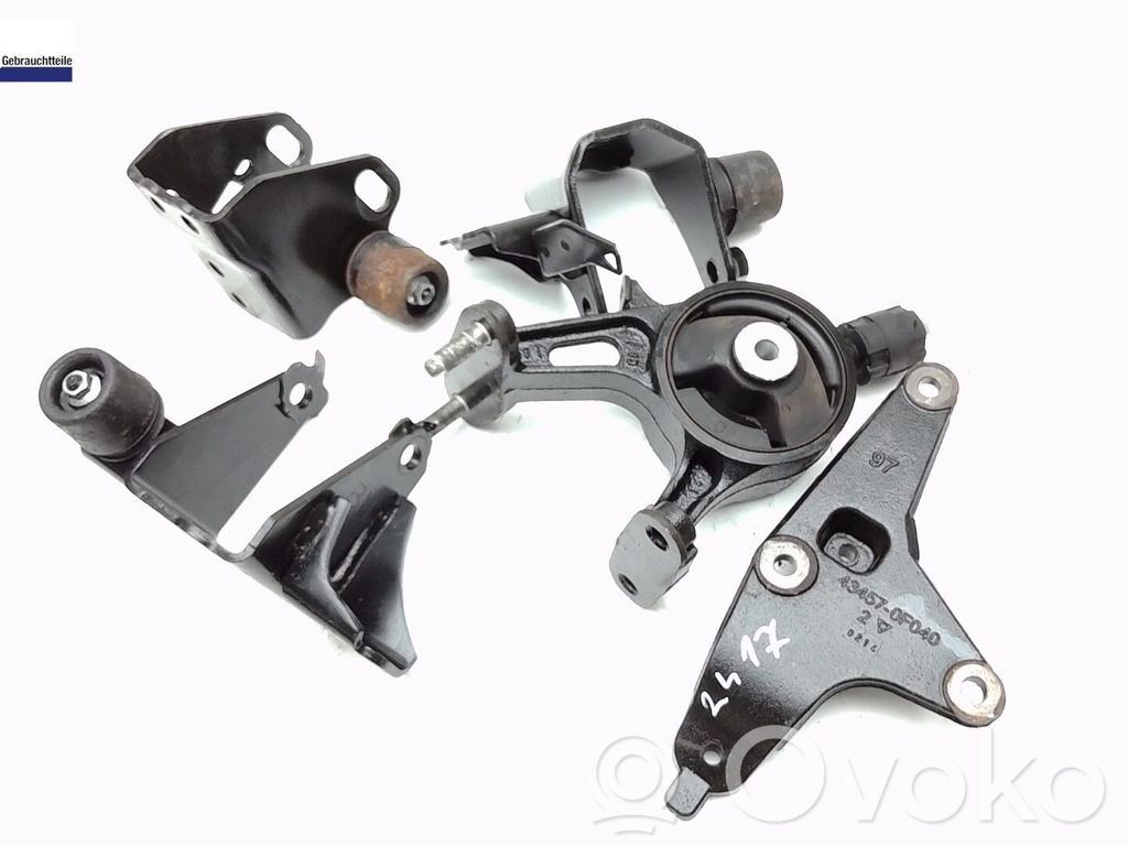 Toyota Verso Engine mounting bracket 