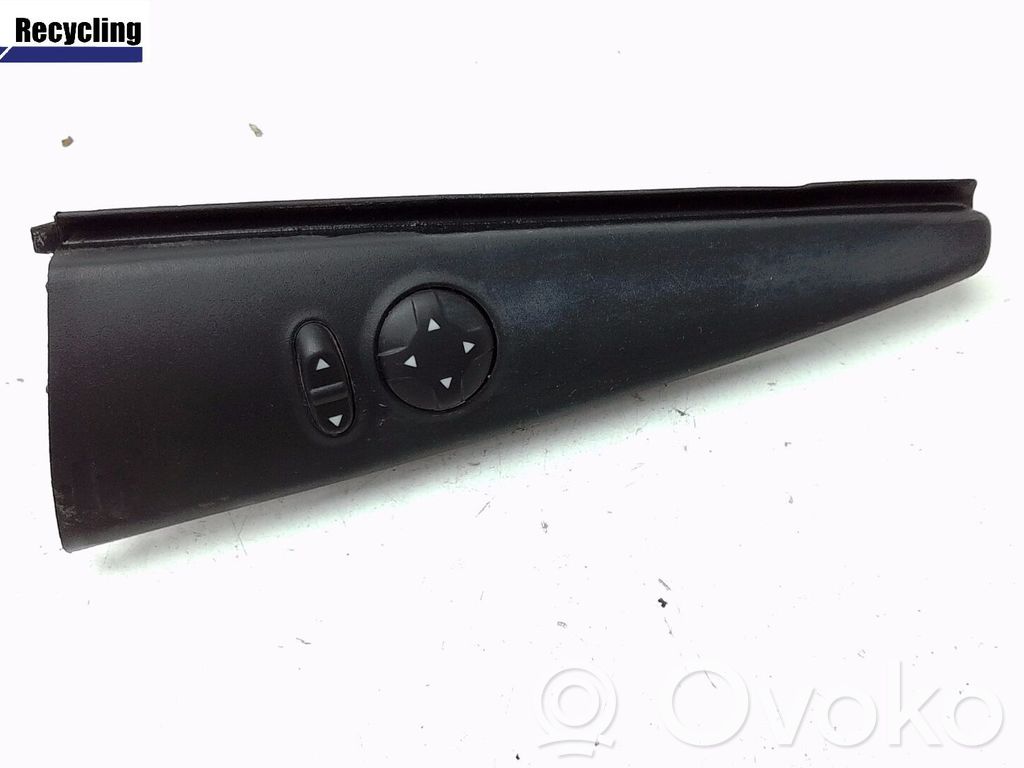 Wing mirror switch   1472023