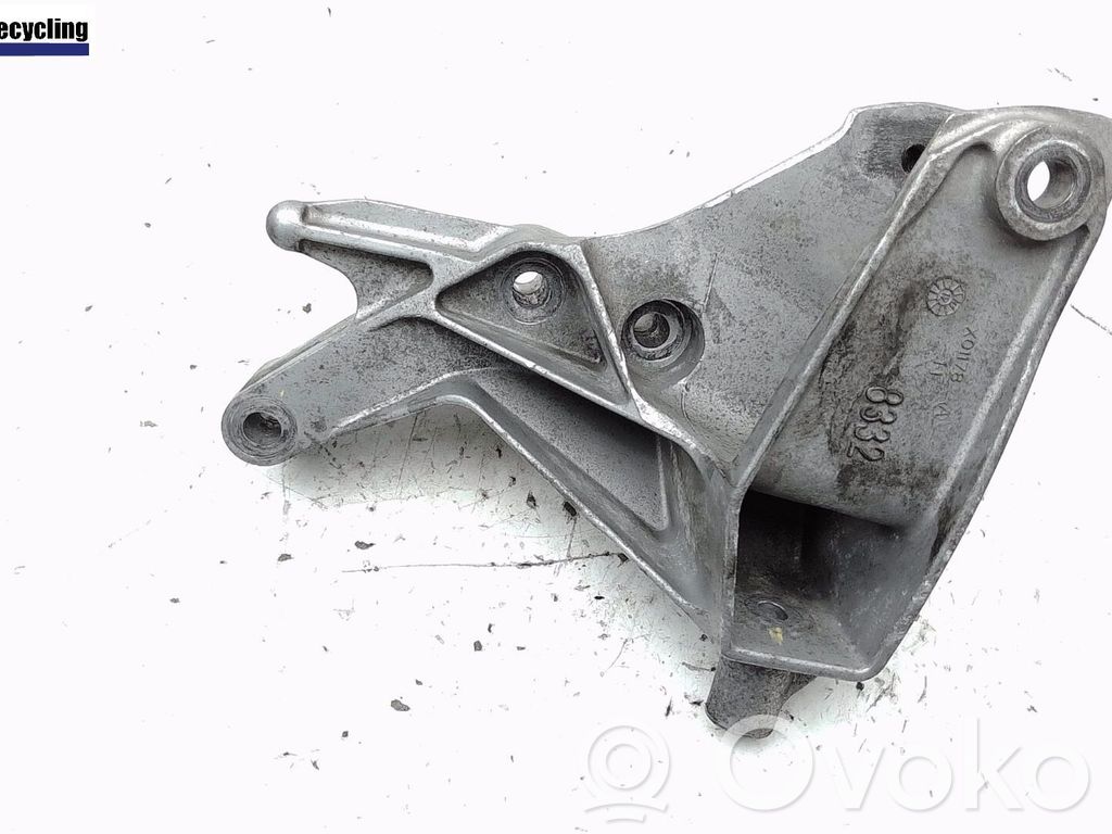 Engine mounting bracket   94509533,X01178