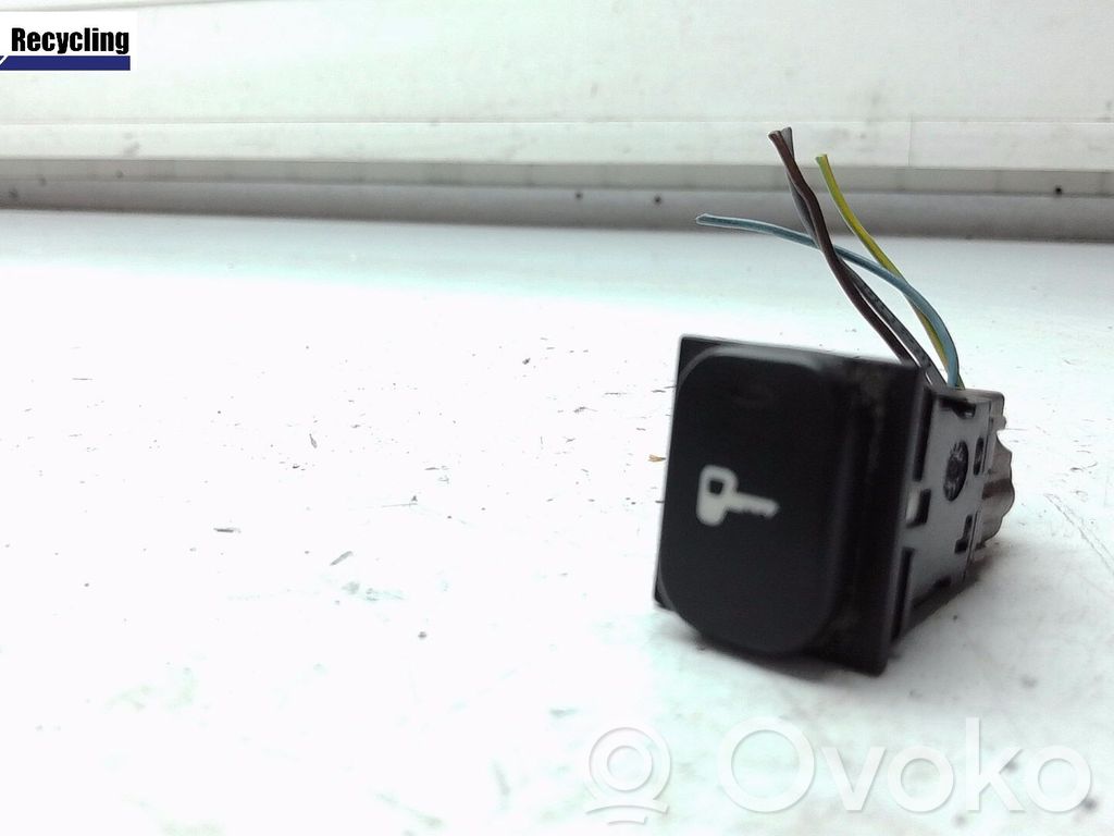 Peugeot 607 Electric window control switch 