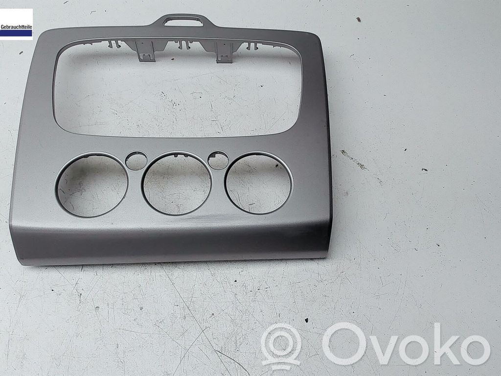 Ford Focus Panelės apdailos skydas (centrinis) 