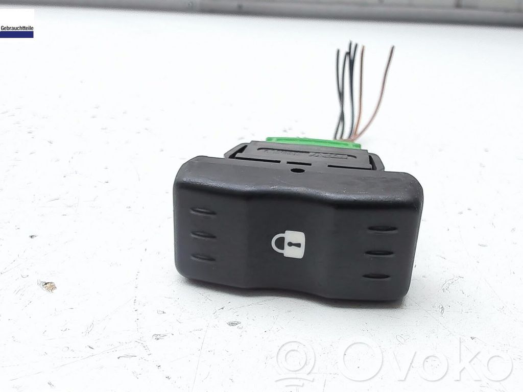 Dacia Logan I Central locking switch button 