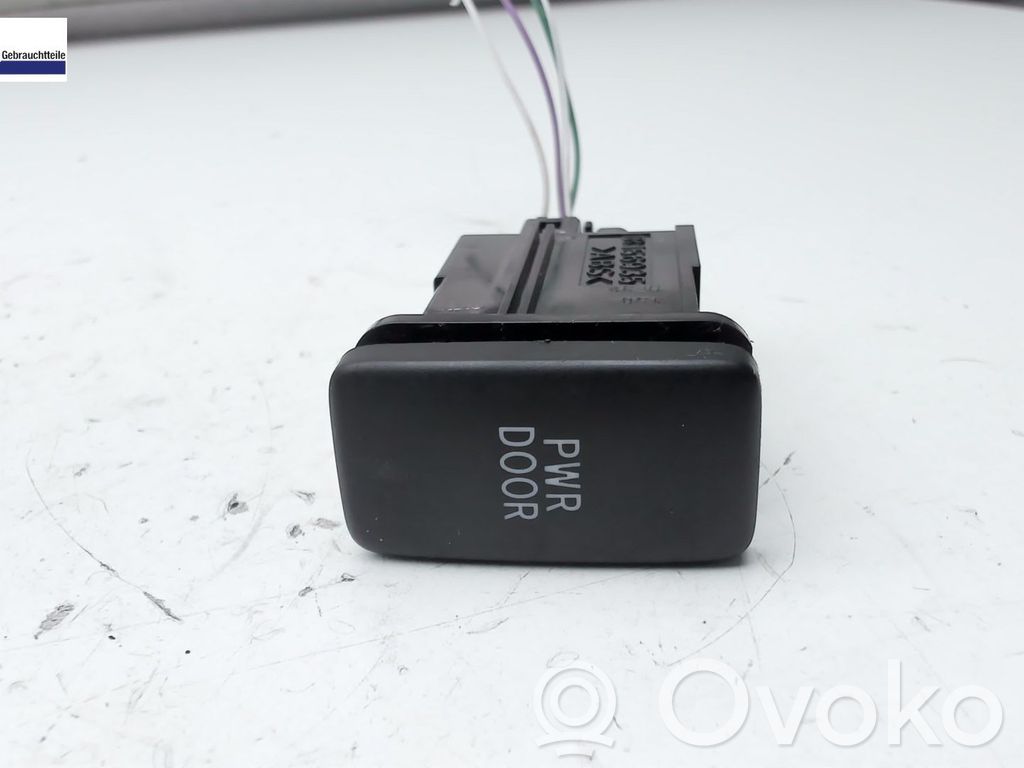 Tailgate/boot open switch button   8493028040