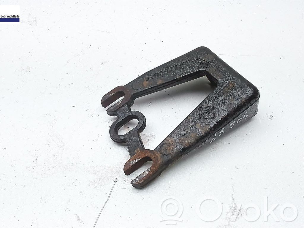 Engine mounting bracket   8200404276