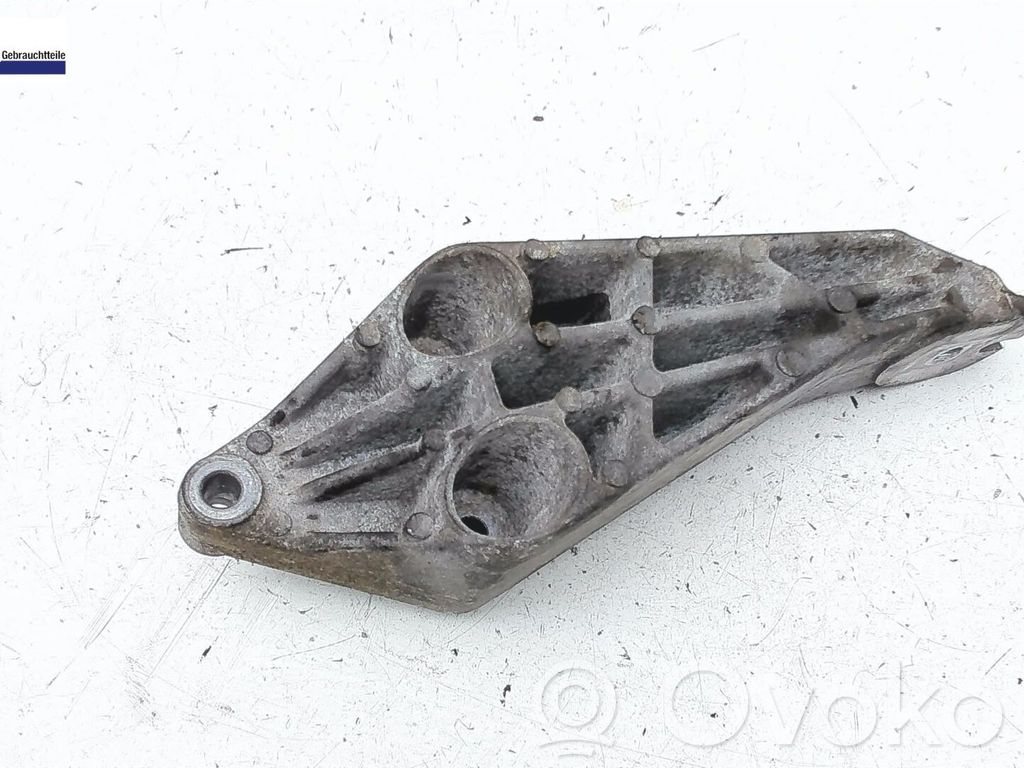 Engine mounting bracket   90498426,00684817