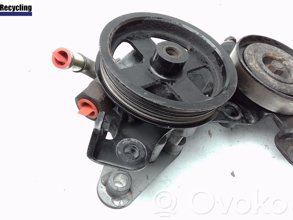 Toyota Corolla E120 E130 Ohjaustehostimen pumppu 