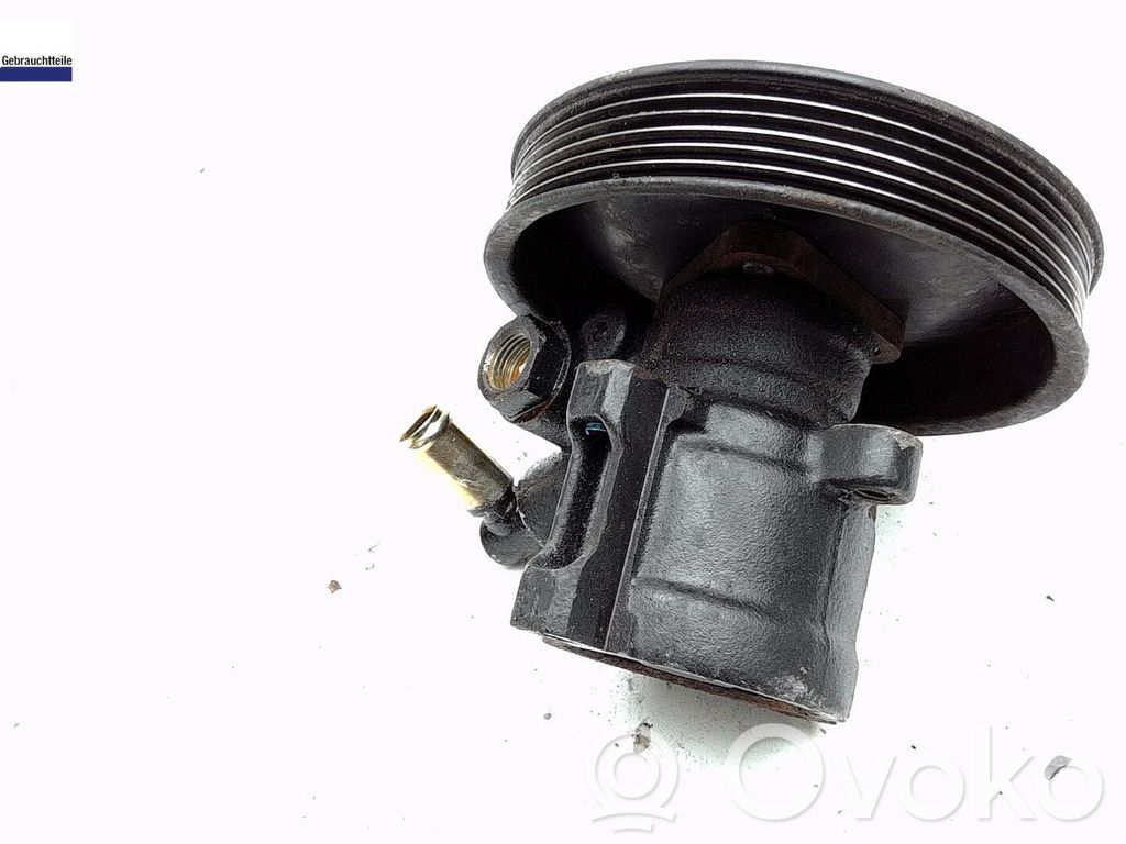 Ford Escort Ohjaustehostimen pumppu 