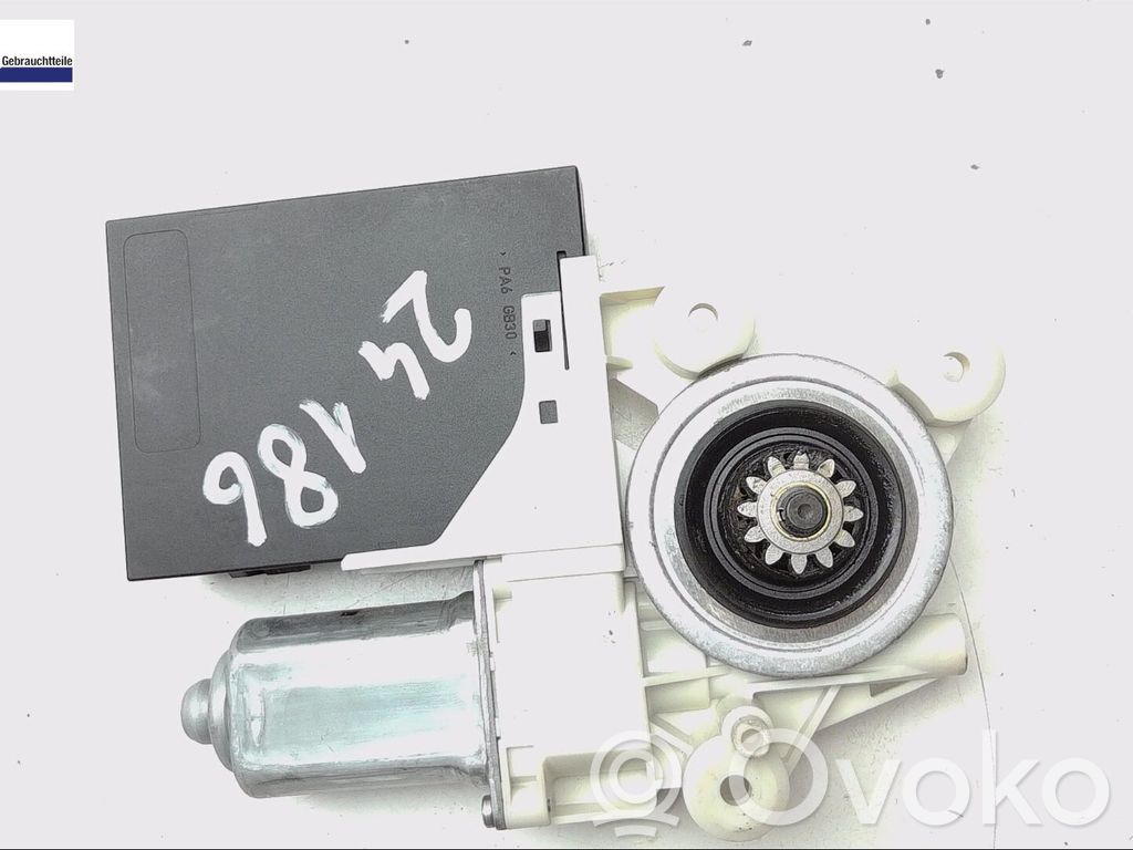 Ford Focus C-MAX Front door window regulator motor 