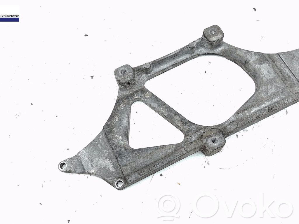 Engine mounting bracket   2E0199379J,03L131535E