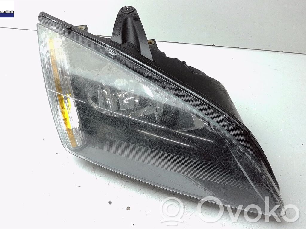 Ford Focus Lampa przednia 