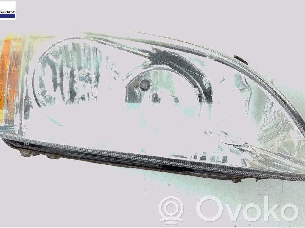 Ford Focus Lampa przednia 