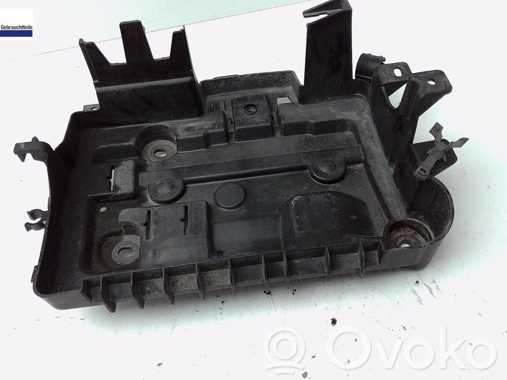 Opel Corsa D Akumuliatoriaus dėžė 