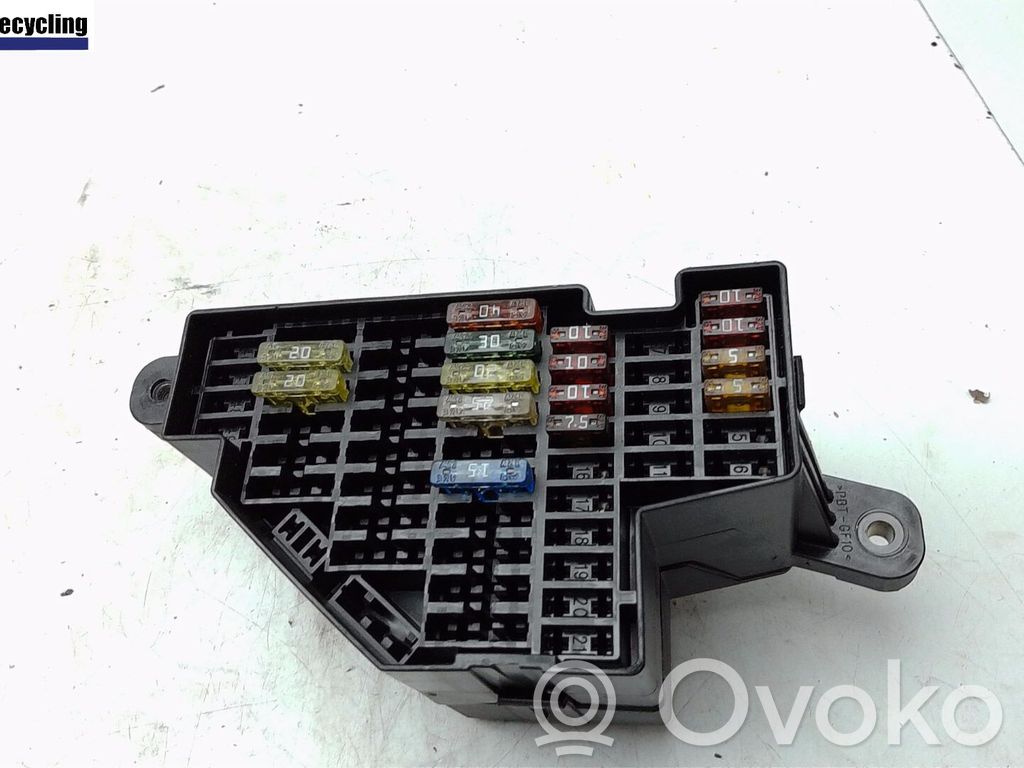 Volkswagen Golf V Vassoio scatola della batteria 