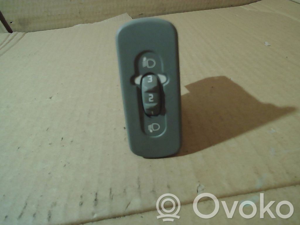 Renault Twingo I Interruptor de control de altura del faro delantero 