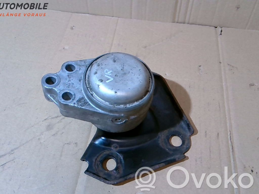 Ford Fiesta Engine mounting bracket 
