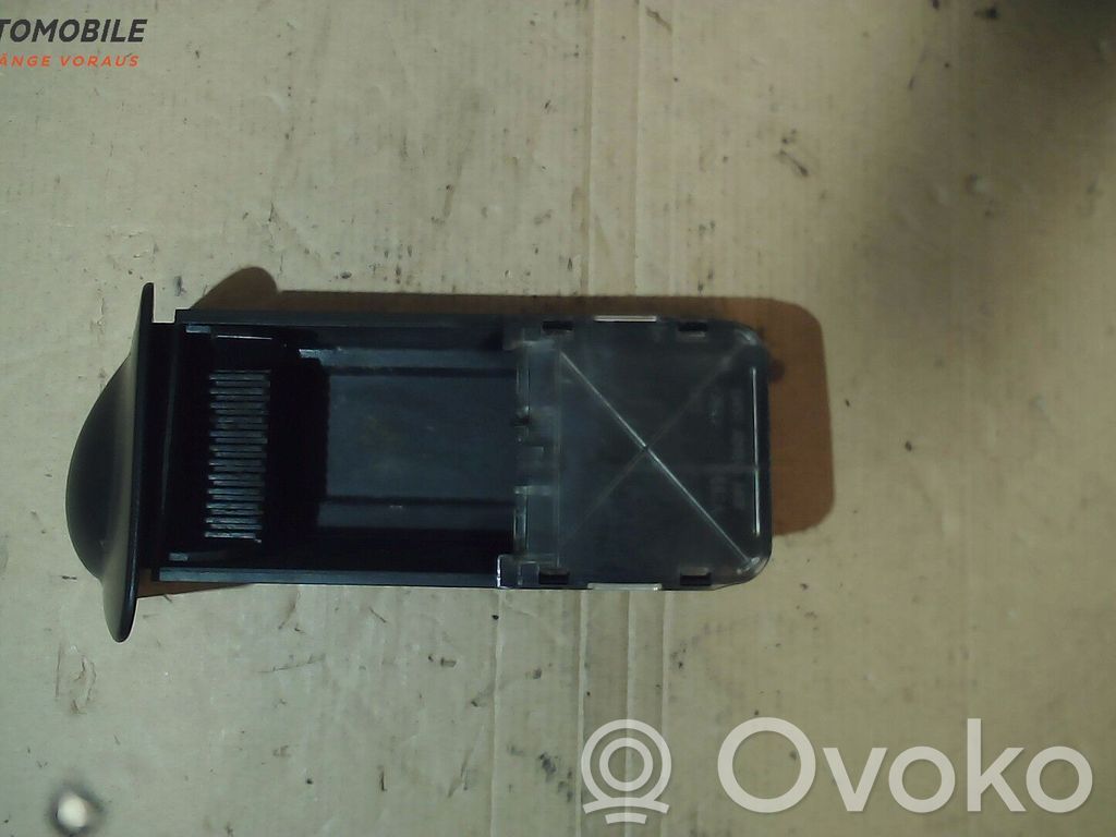 Car ashtray   1142876
